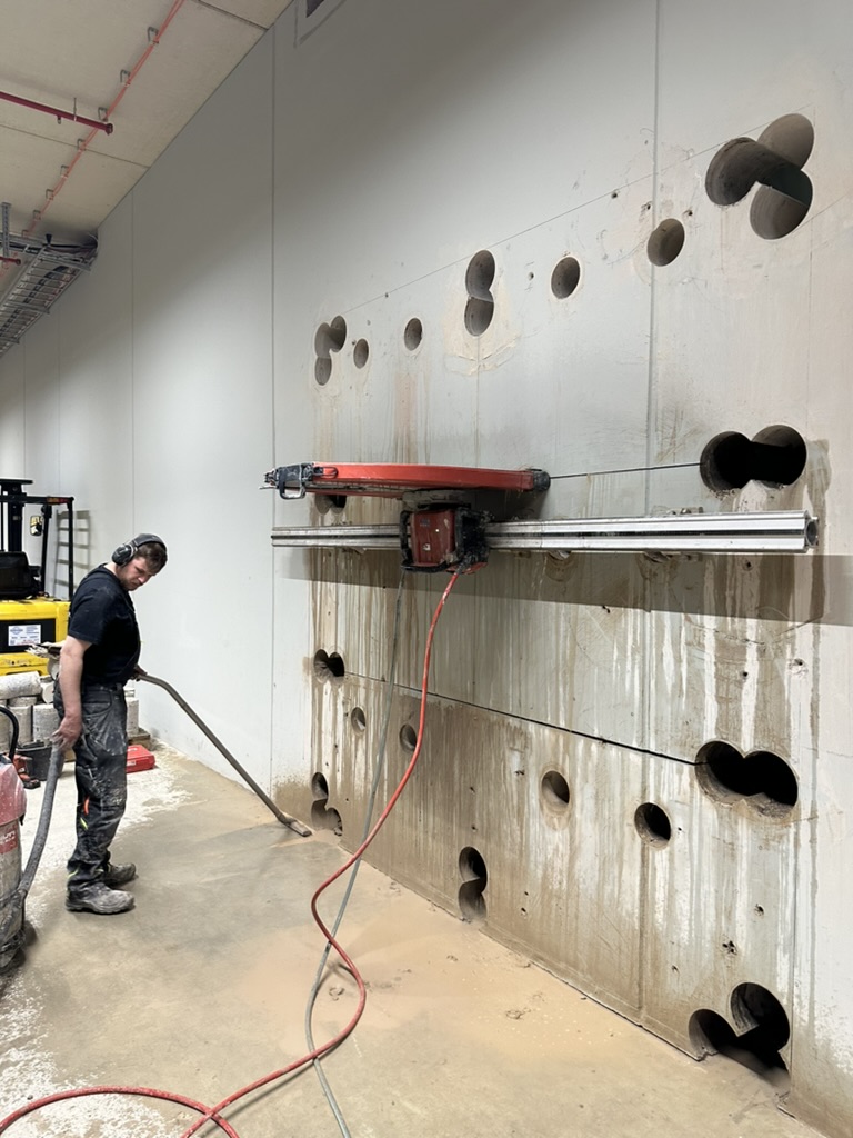 Kernbohrungen und Wandsäge im Einsatz